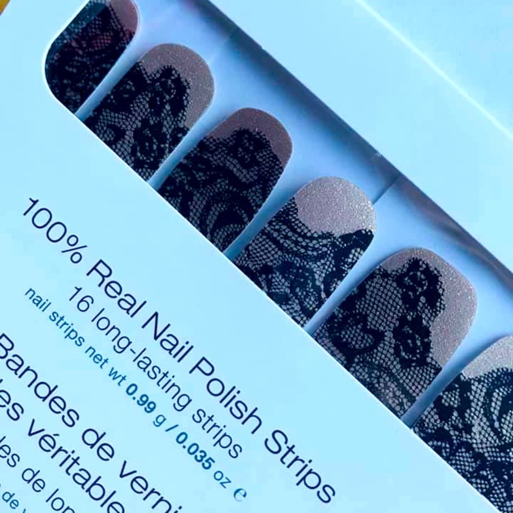 Color Street Nails, Retired set
Bundle and save on shipping per set! 5/$20